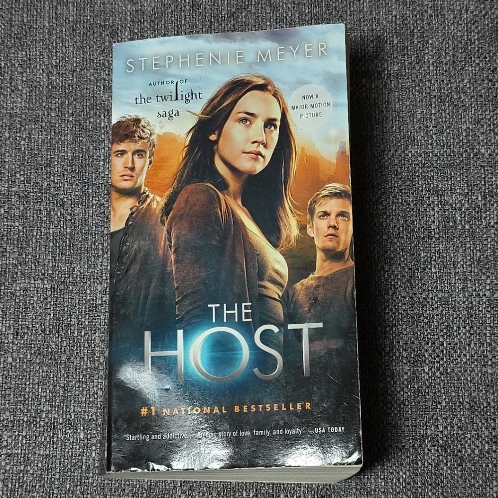The Host : A Novel by Stephenie Meyer (2013, Trade Paperback, Movie...